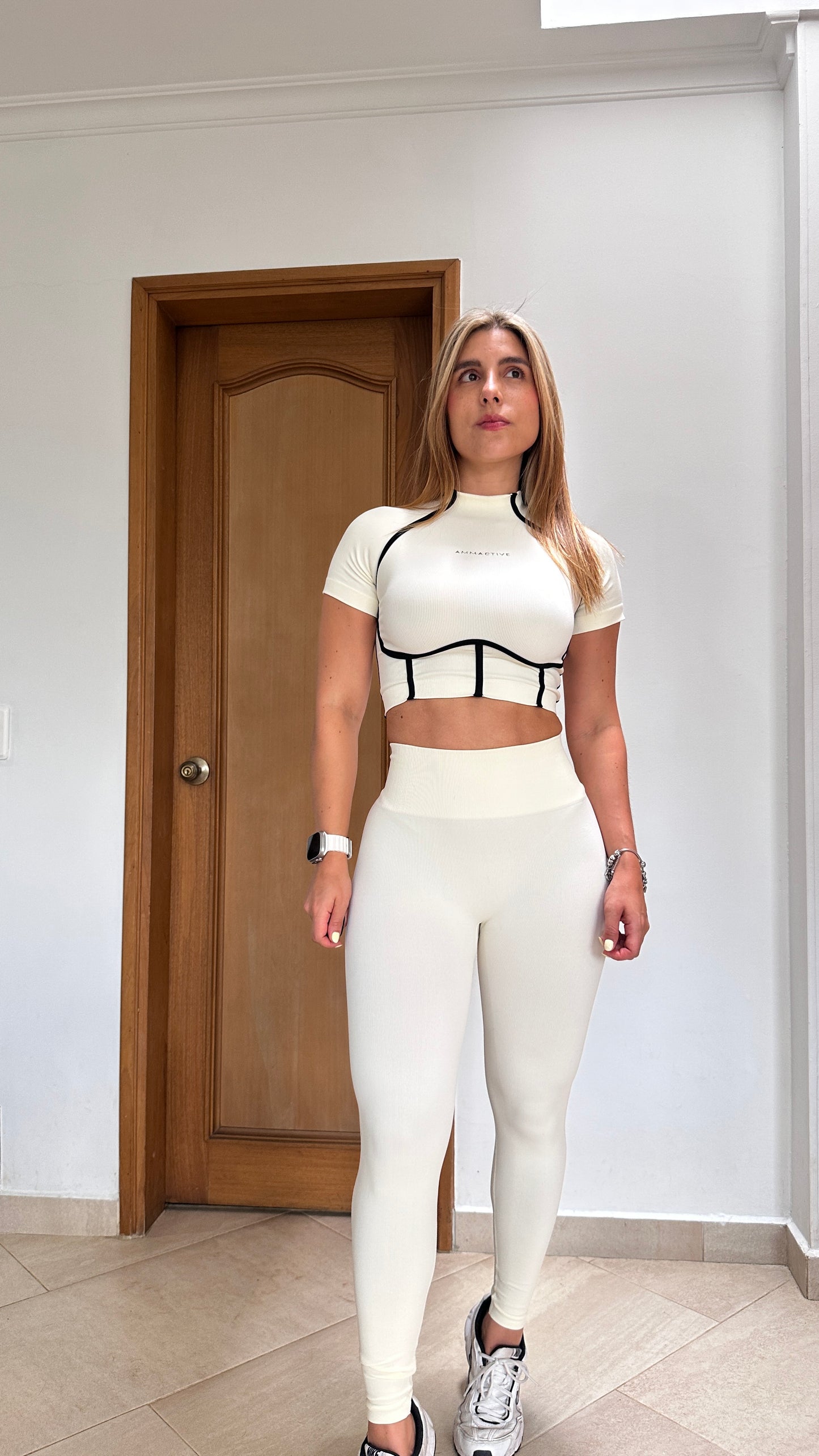 Set Mudra largo