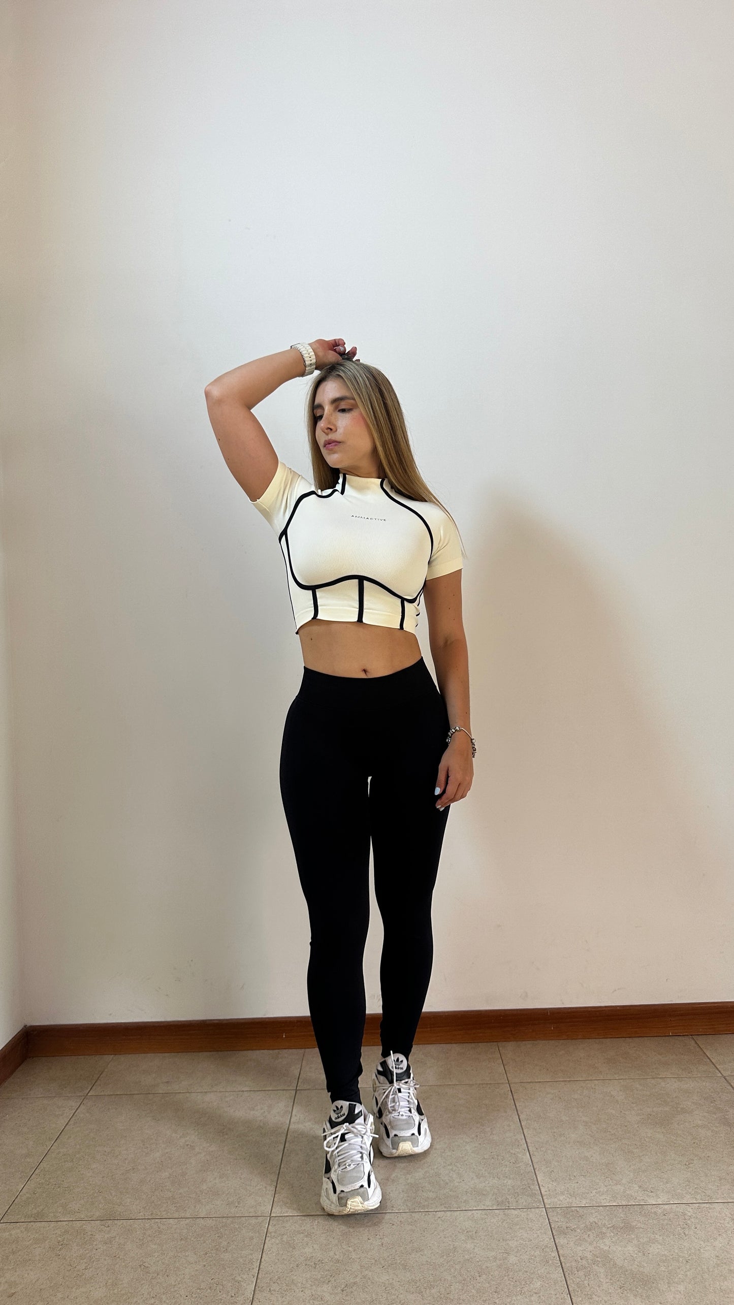 Set Mudra largo